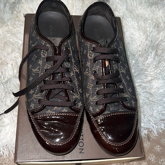 Louis Vuitton sneakers size 39 1/2 - Picture 1 of 4